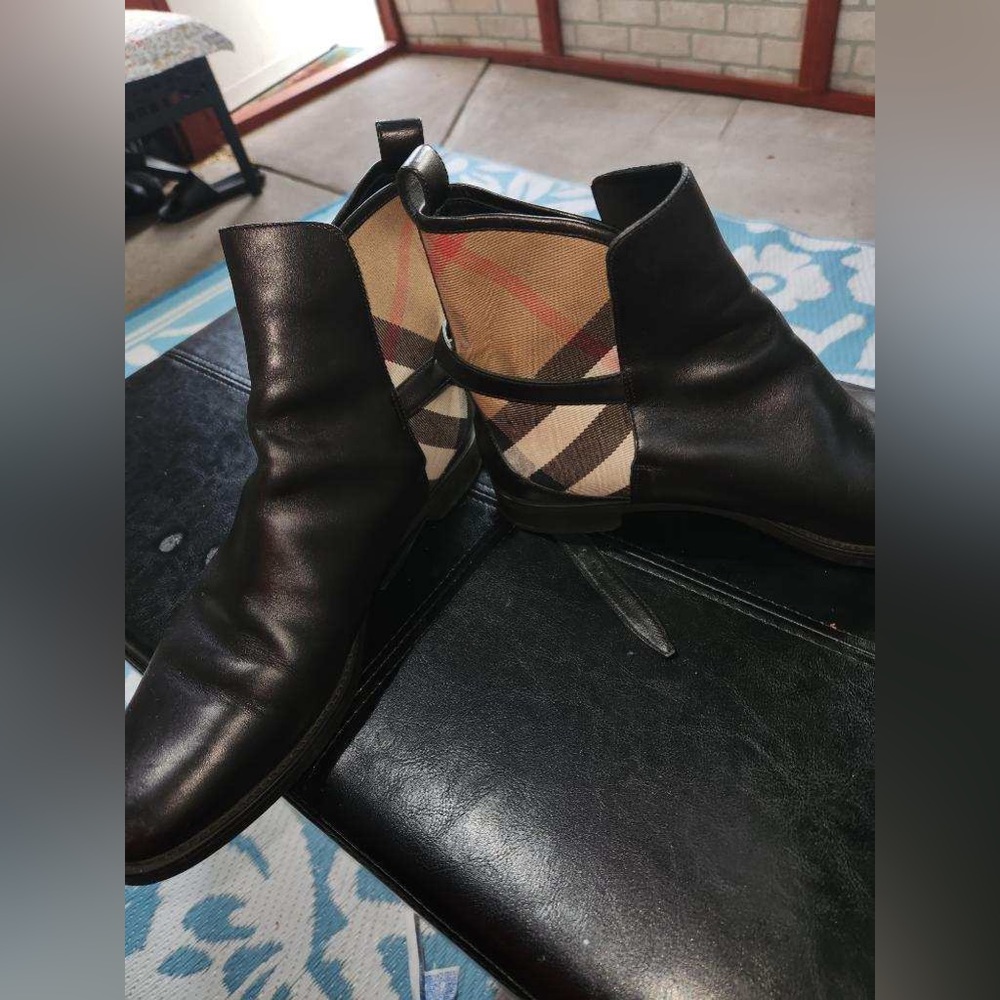 BURBERRY BOOTS!💛🧡🤎 - Picture 3 of 3